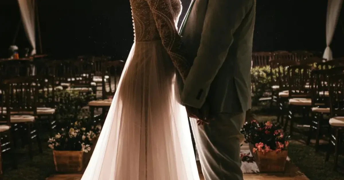 What to Bring (and How Much to Spend) — Engagement Party Gifts for the Couple